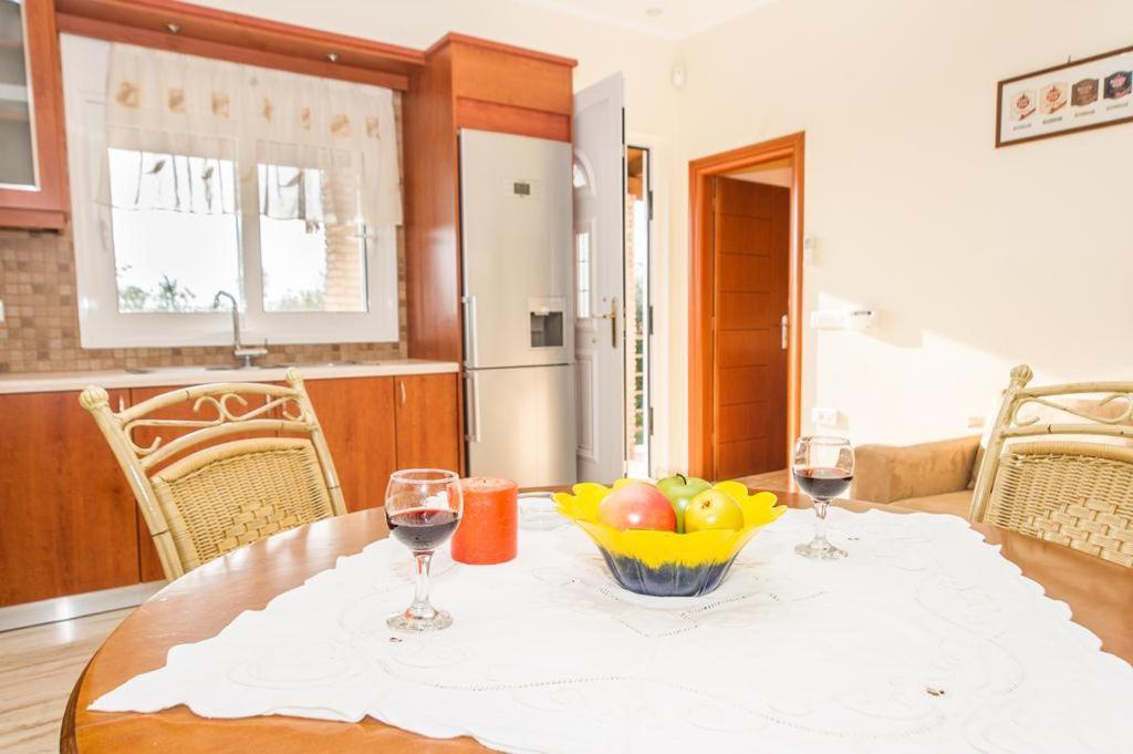 Cozy Flats In An Olive Grove By The Sandy Beach Kanalos Luaran gambar