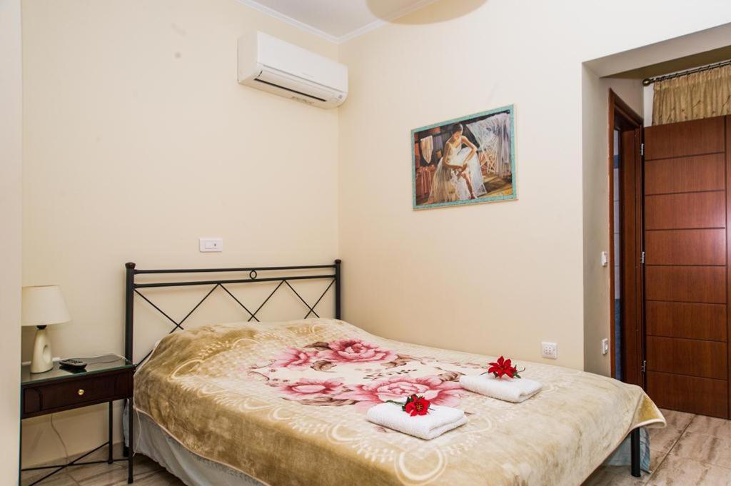 Cozy Flats In An Olive Grove By The Sandy Beach Kanalos Luaran gambar