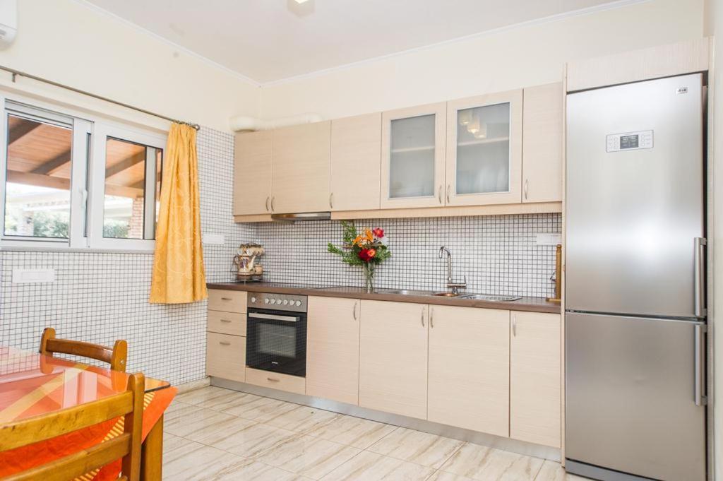 Cozy Flats In An Olive Grove By The Sandy Beach Kanalos Luaran gambar