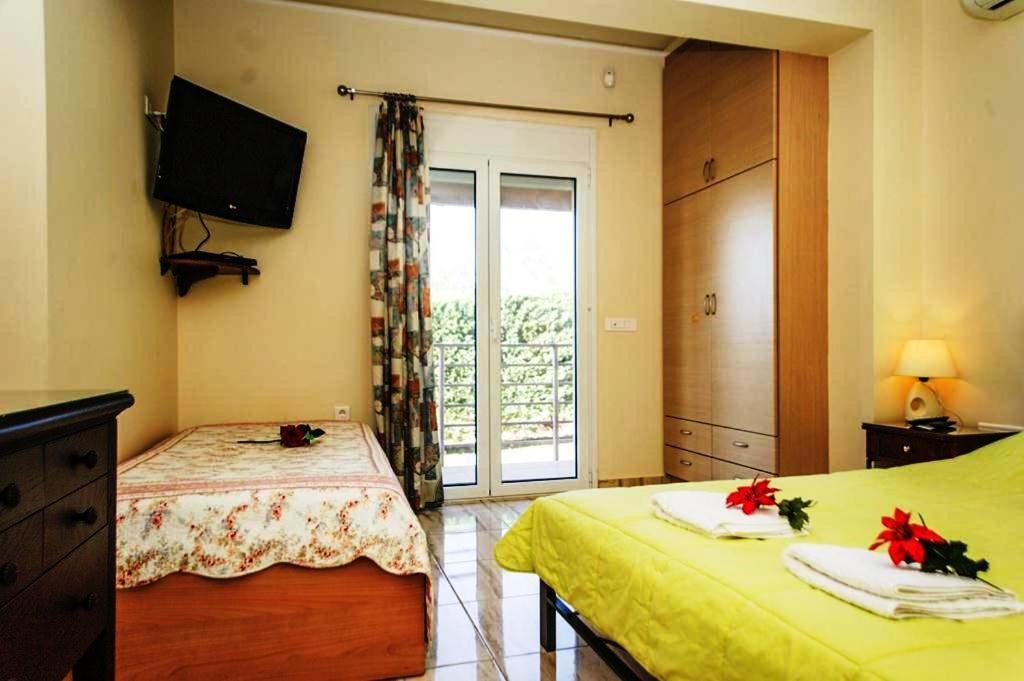 Cozy Flats In An Olive Grove By The Sandy Beach Kanalos Luaran gambar